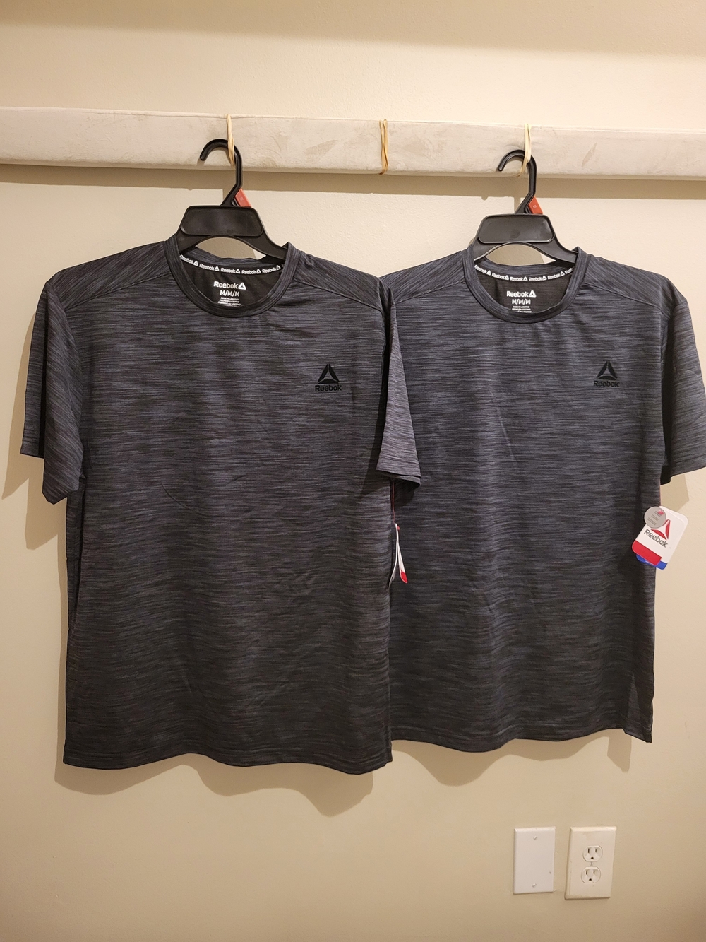 Reebok Men’s Charcoal Heather Short-Sleeve Performance Tee